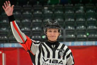 Metal Ligaen: Dagens kampe og dommere